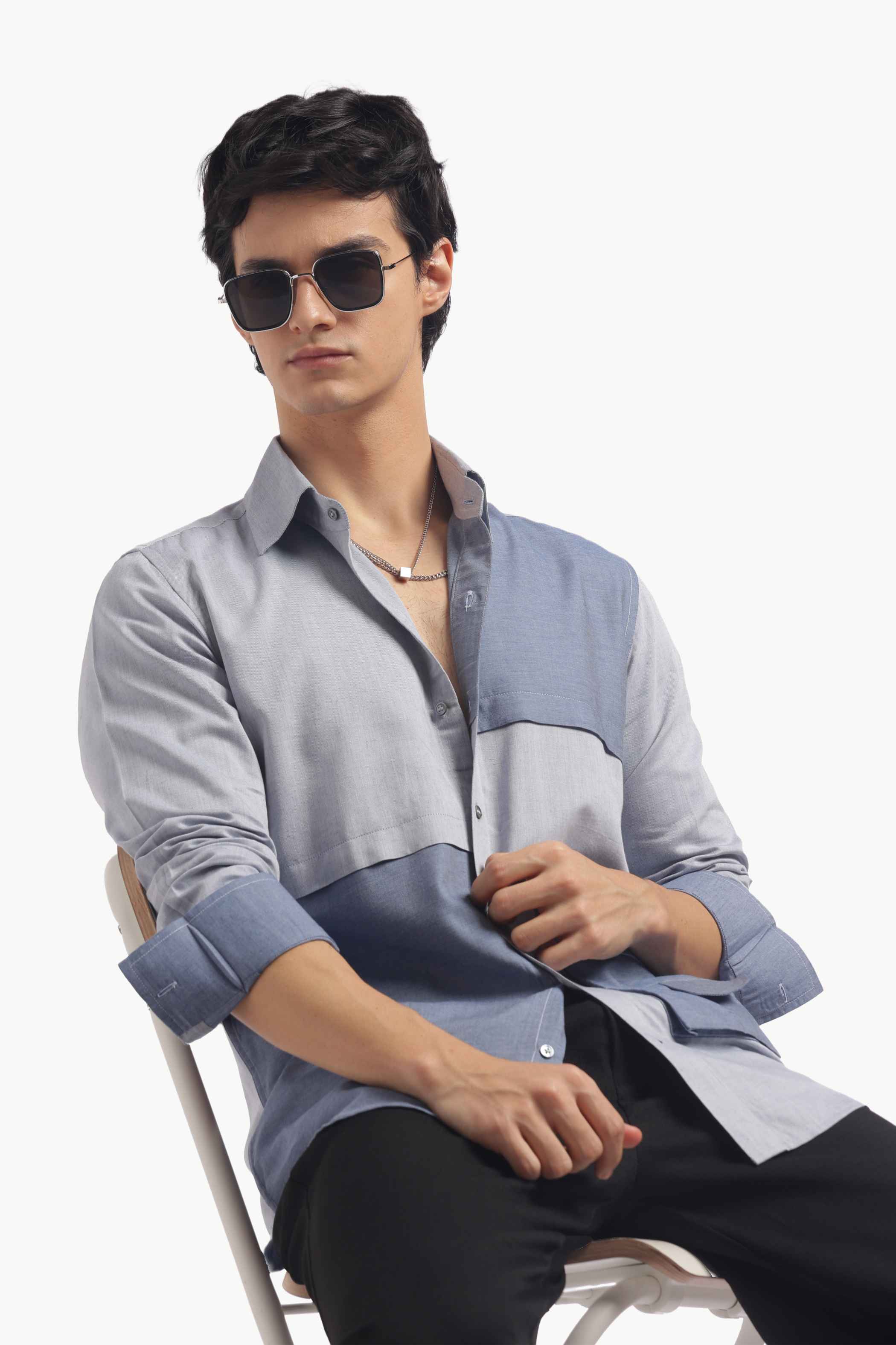 Men's blue colorblock casual shirt with relaxed fit