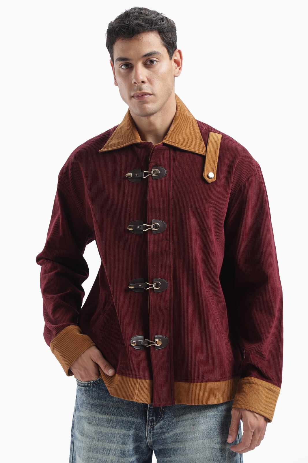 Trendy men's corduroy jacket